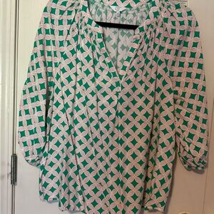 Crown & Ivy Peasant Blouse Size 0X. In beautiful pink and green.